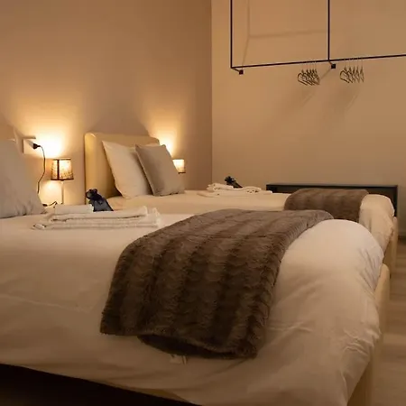 Atelier Apartment *